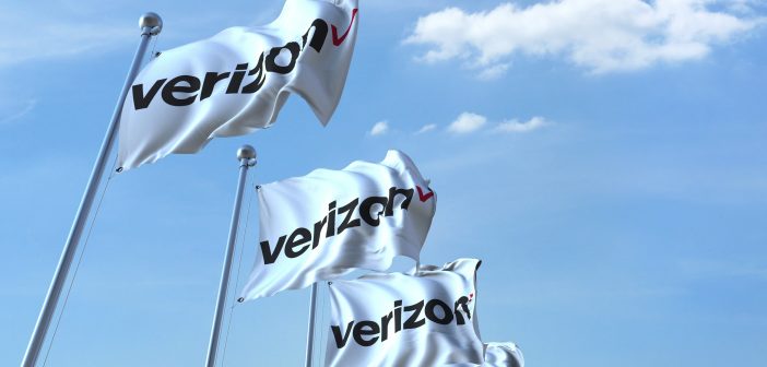 Verizon to sell media business, including Yahoo, AOL to Apollo for $5 bln