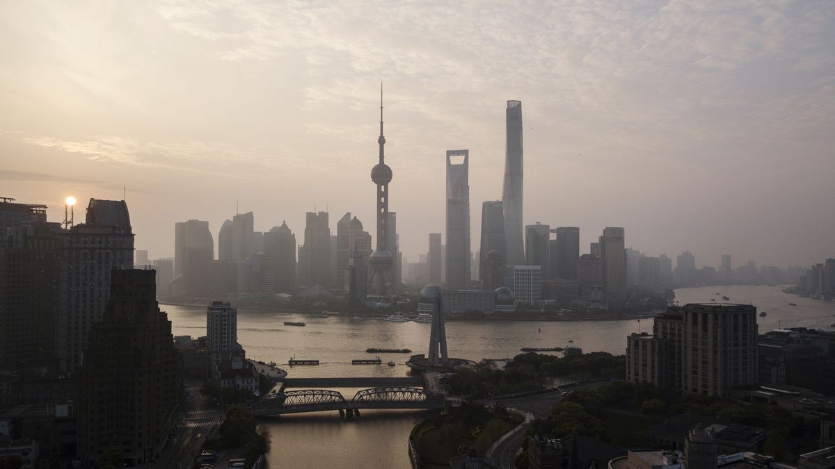 China Steps Up Crackdown on $1 Trillion Bank Wealth Products