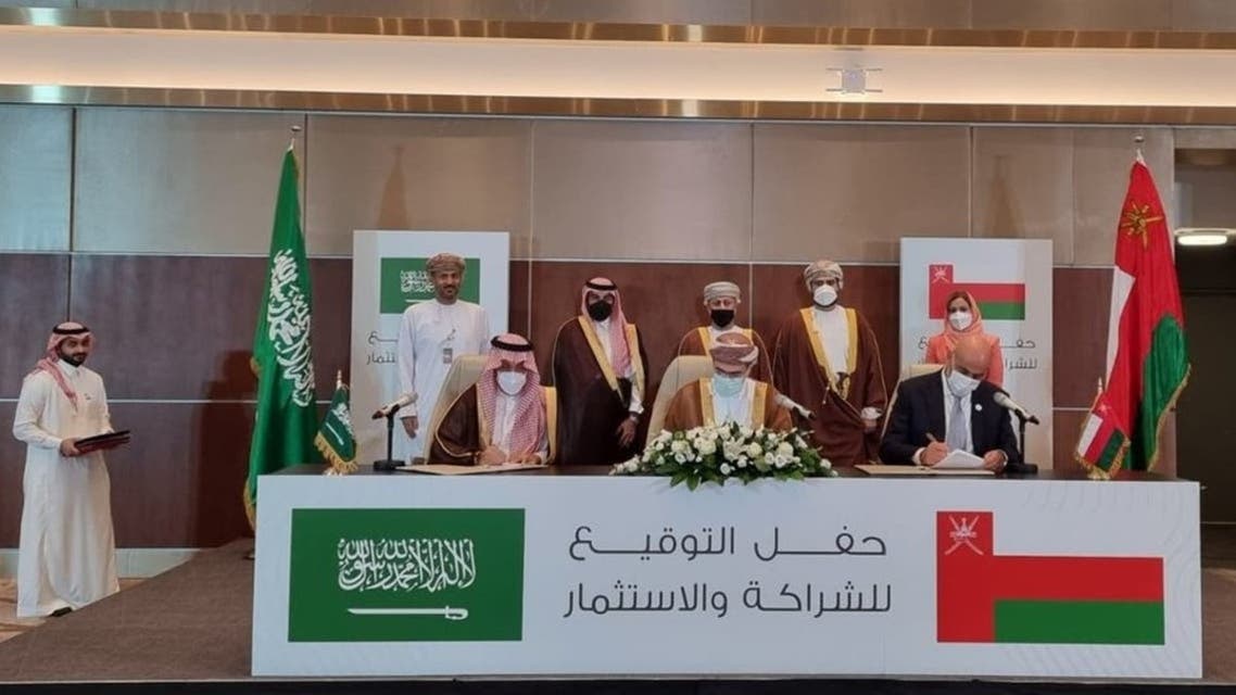 Omani, Saudi firms sign $30 bln in MoUs amid Saudi crown prince’s visit