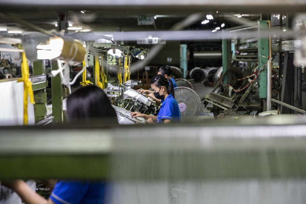 Charting the Global Economy: Factory Output Improving in Asia – Bloomberg