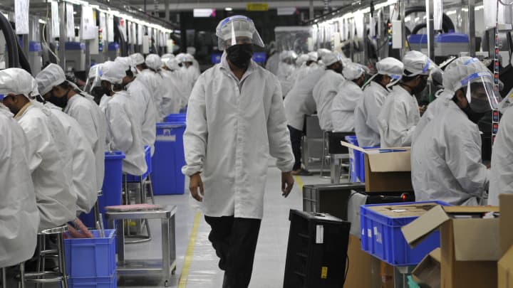 India wants to become the top manufacturing alternative to China. But first it needs to beat Vietnam : US Pioneer Global VC DIFCHQ NYC India Singapore – Riyadh Norway Our Mind