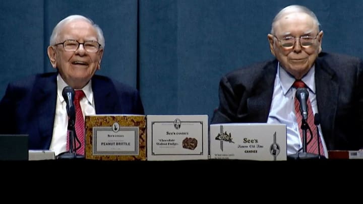 Warren Buffett compares AI to nuclear weapons in stark warning : US Pioneer Global VC DIFCHQ NYC India Singapore – Riyadh Norway Our Mind