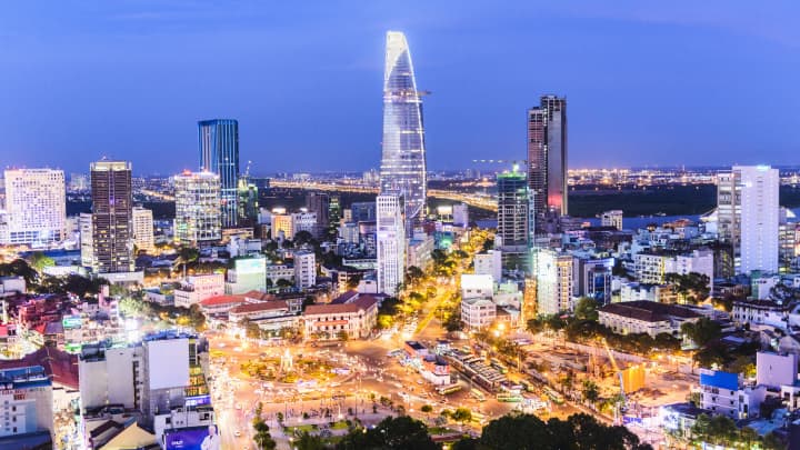 Mideast Wealth Funds Eclipse Peers With $52 Billion Splurge : US Pioneer Global VC DIFCHQ NYC India – Riyadh Norway Our Mind