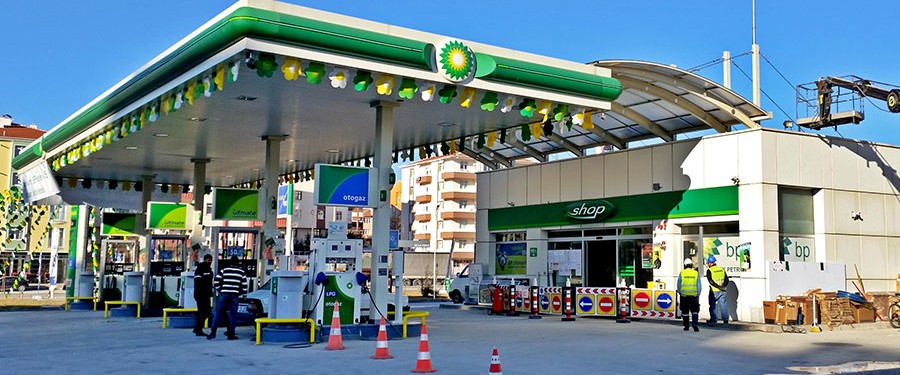 BP Walks Back Green Targets Amid Market Realities : US Pioneer Global VC DIFCHQ SFO India Singapore – Riyadh Swiss Our Mind