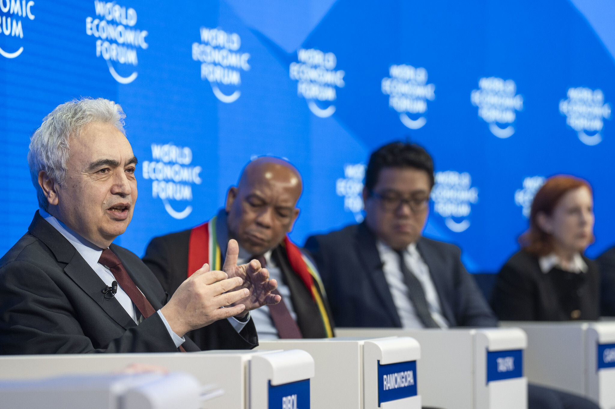 DAVOS 25 IAEA Work Central at World Economic Forum in Davos : US Pioneer Global VC DIFCHQ SFO Singapore – Riyadh Swiss Our Mind