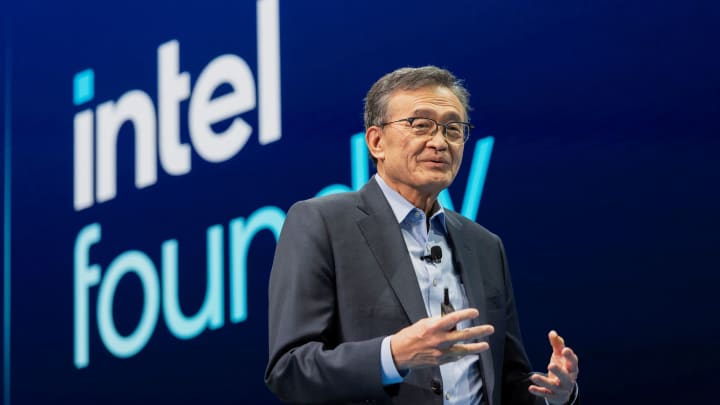 Intel CEO Lip-Bu Tan has a long track record in the chip industry. Now he needs a big customer : US Pioneer Global VC DIFCHQ SFO NYC Singapore – Riyadh Swiss Our Mind