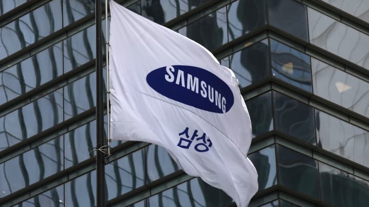 Elon Musk confirms Tesla has signed a $16.5 billion chip contract with Samsung Electronics : US Pioneer Global VC DIFCHQ SFO NYC Singapore – Riyadh Swiss Our Mind