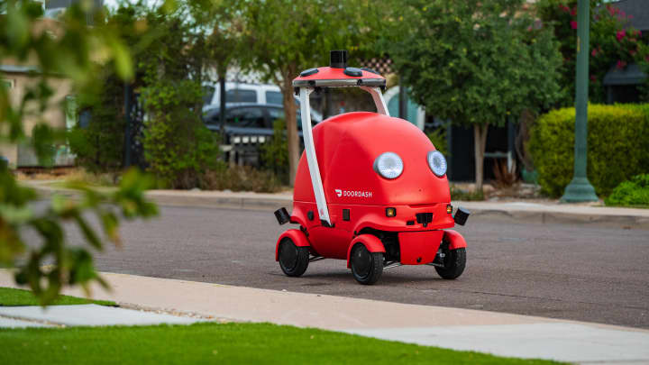 DoorDash launches delivery robot in latest push into autonomous technology : US Pioneer Global VC DIFCHQ SFO NYC Singapore – Riyadh Swiss Our Mind