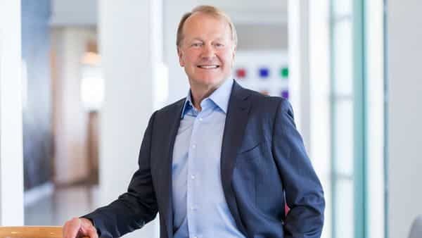 Silicon Valley leader who navigated the internet’s boom and bust sees another wild ride with AI : US Pioneer Global VC DIFCHQ SFO NYC Singapore – Riyadh Swiss Our Mind