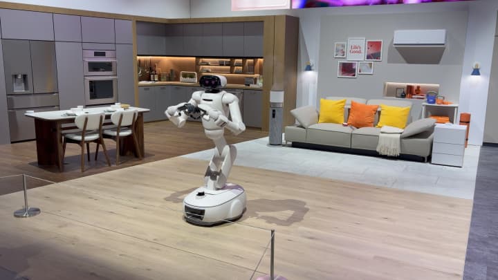 The humanoid’s best friend? US Pioneer Global VC DIFCHQ SFO NYC Singapore – Riyadh Swiss Our Mind