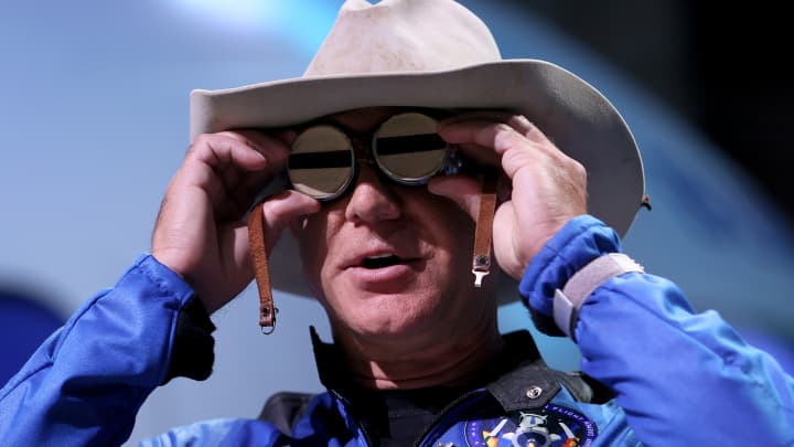 Jeff Bezos’ Blue Origin launches satellite internet service to rival SpaceX, Amazon : US Pioneer Global VC DIFCHQ SFO NYC Singapore – Riyadh Swiss Our Mind