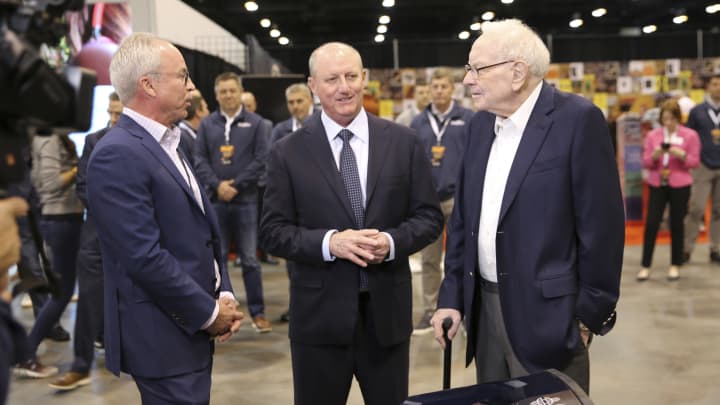 Warren Buffett was still searching for that elephant to buy in his final months as Berkshire CEO : US Pioneer Global VC DIFCHQ SFO NYC Singapore – Riyadh Swiss Our Mind