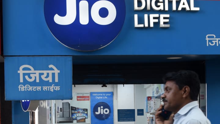 Jio Platforms eyes low-orbit satellite rollout as Starlink awaits India launch : US Pioneer Global VC DIFCHQ SFO NYC Singapore – Riyadh Swiss Our Mind
