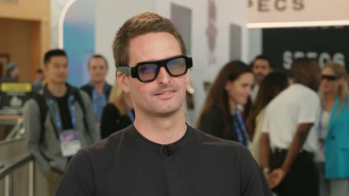 Snap tries to bring AR glasses to enterprise market, partnering with Nvidia, AWS and Salesforce : US Pioneer Global VC DIFCHQ SFO NYC Singapore – Riyadh Swiss Our Mind