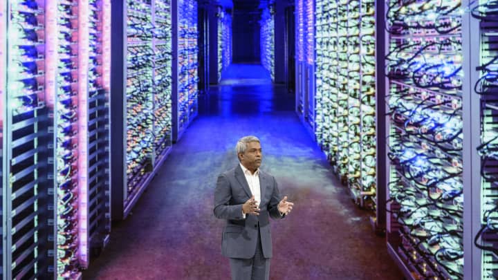 Google alters its cloud playbook, enlisting partners to sell more AI chips : US Pioneer Global VC DIFCHQ SFO NYC Singapore – Riyadh Swiss Our Mind Google alters its cloud playbook, enlisting partners to sell more AI chips : US Pioneer Global VC DIFCHQ SFO NYC Singapore – Riyadh Swiss Our Mind